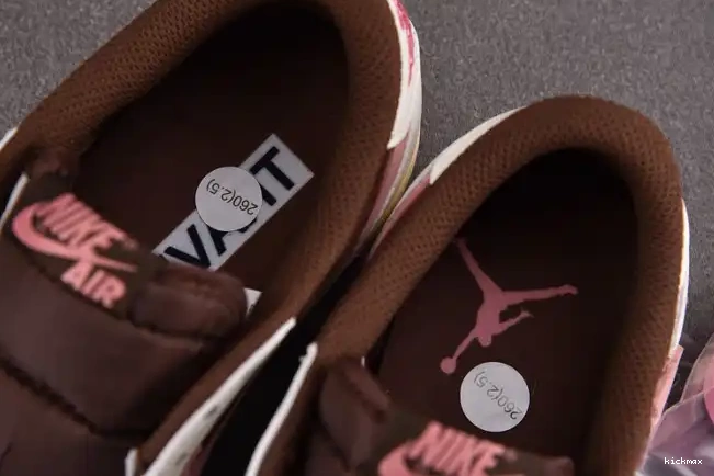 Rep MAX 1 DZ4137-206 x Low Scott SP AJ Travis OG 0325